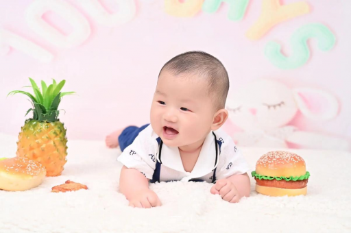 开封宝宝在妈妈肚子里